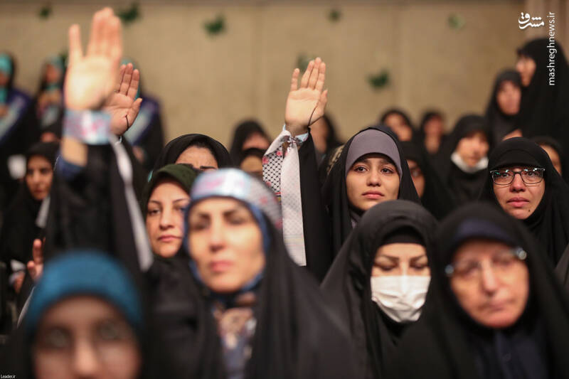 عکس / دیدار هزاران نفر از زنان و دختران با رهبر انقلاب 37