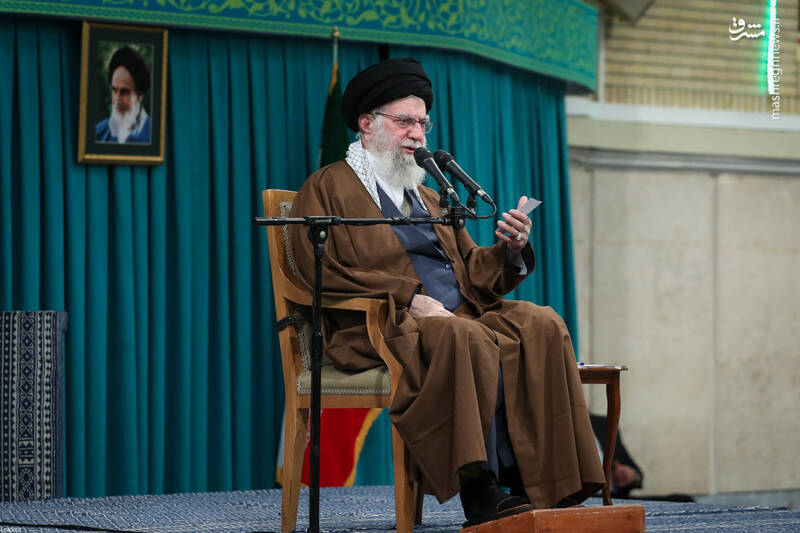 عکس / دیدار هزاران نفر از زنان و دختران با رهبر انقلاب 36