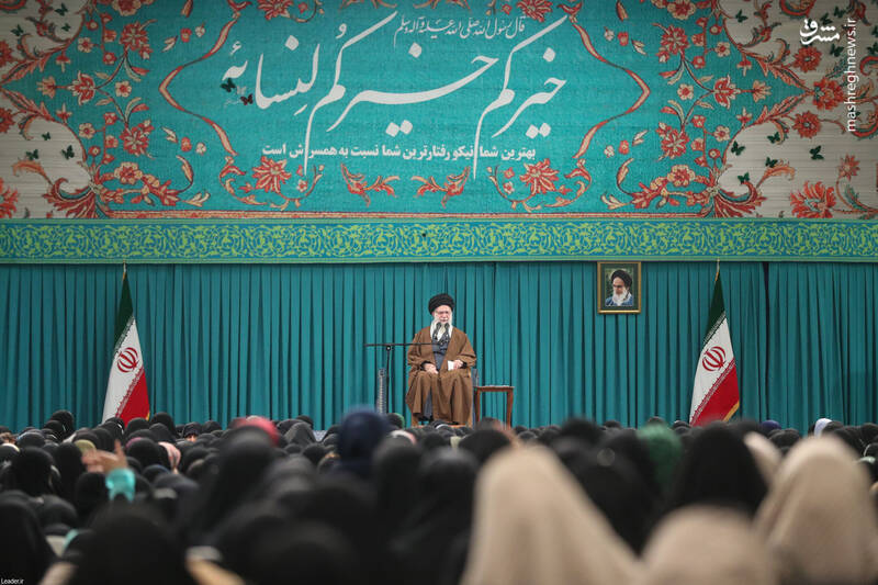 عکس / دیدار هزاران نفر از زنان و دختران با رهبر انقلاب 7