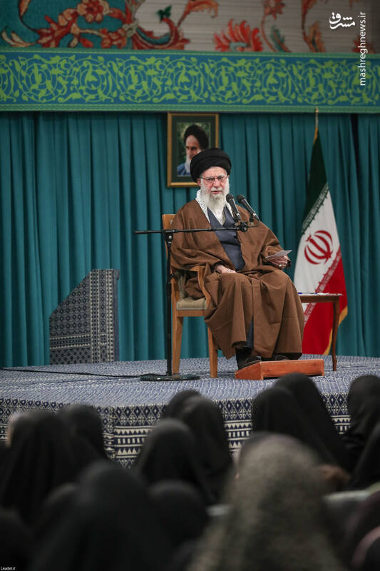 عکس / دیدار هزاران نفر از زنان و دختران با رهبر انقلاب 25