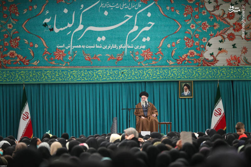 عکس / دیدار هزاران نفر از زنان و دختران با رهبر انقلاب 24