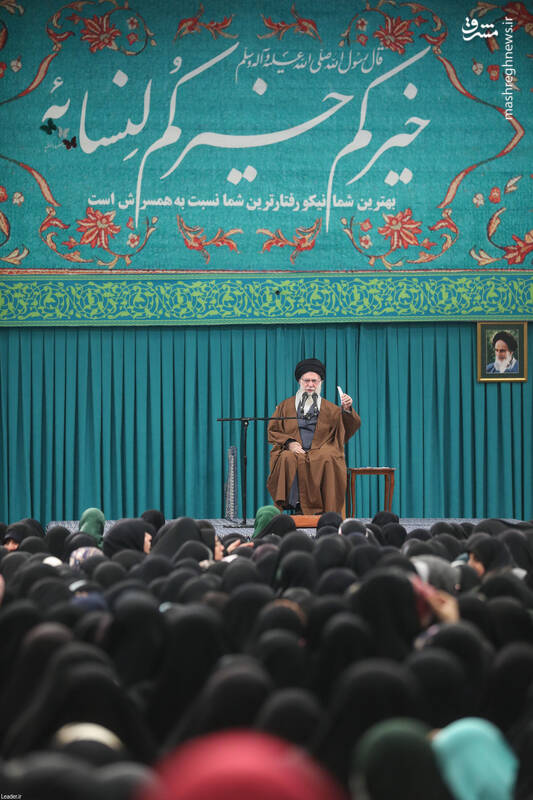 عکس / دیدار هزاران نفر از زنان و دختران با رهبر انقلاب 22