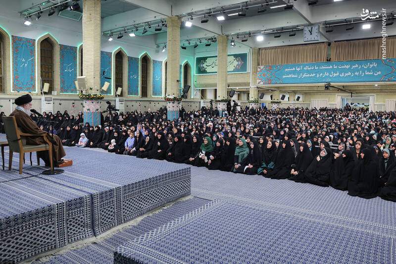 عکس / دیدار هزاران نفر از زنان و دختران با رهبر انقلاب 23