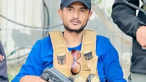 پخش شیرینی در غزه به مناسبت هلاکت عنصر صهیونیست‌ها