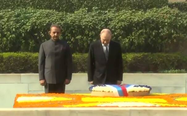 فیلم/ ادای احترام پوتین به بنای یادبود گاندی