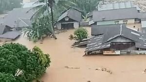 فاجعه سیلاب اندونزی؛ بیش از ۹۰۰ نفر جان باختند