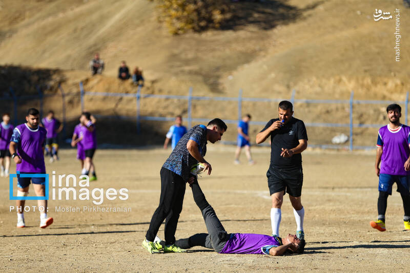 عکس / فوتبال زیر سایه درختان بلوط 24