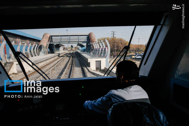 عکس / افتتاح و بهره برداری از دو رام قطار مترو ملی 17