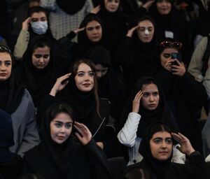 قاب متفاوت مراسم روز دانشجو و احترام نظامی دانشجویان به سرود ملی ایران