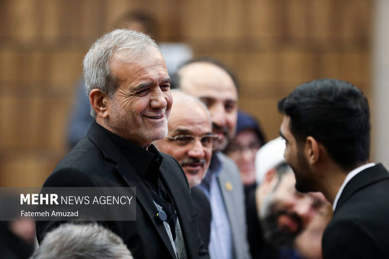 آغاز مراسم روز دانشجو با حضور رئیس جمهور