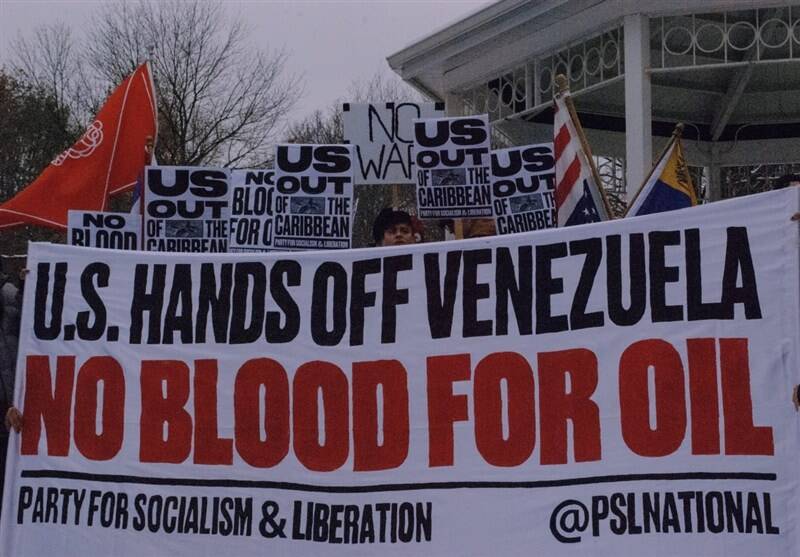 تجمع مقابل کاخ سفید در مخالفت با اقدامات آمریکا علیه ونزوئلا