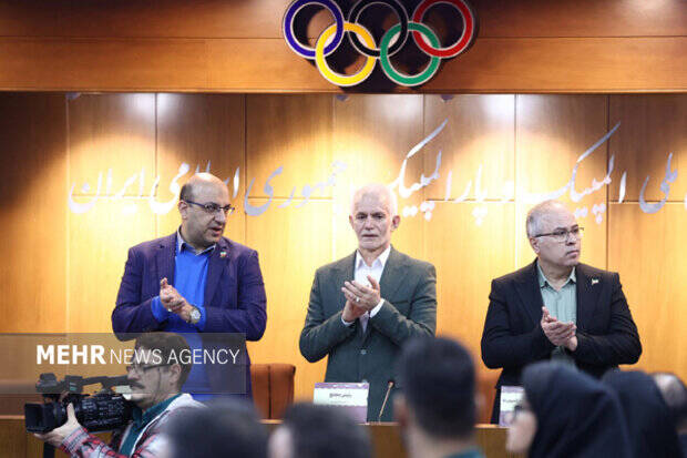 قلعه‌نویی قول صعود تیم ملی فوتبال را داد