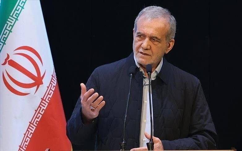 فیلم/ پزشکیان: هر کس میتواند مشکلات را حل کند به میدان بیاید