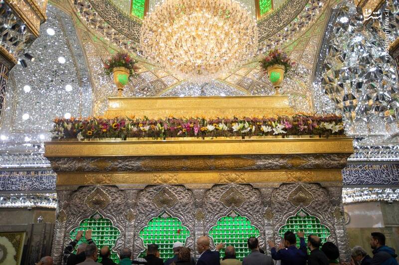 عکس/ گل‌آرایی ضریح نورانی سیدالشهدا برای ولادت مادر سادات