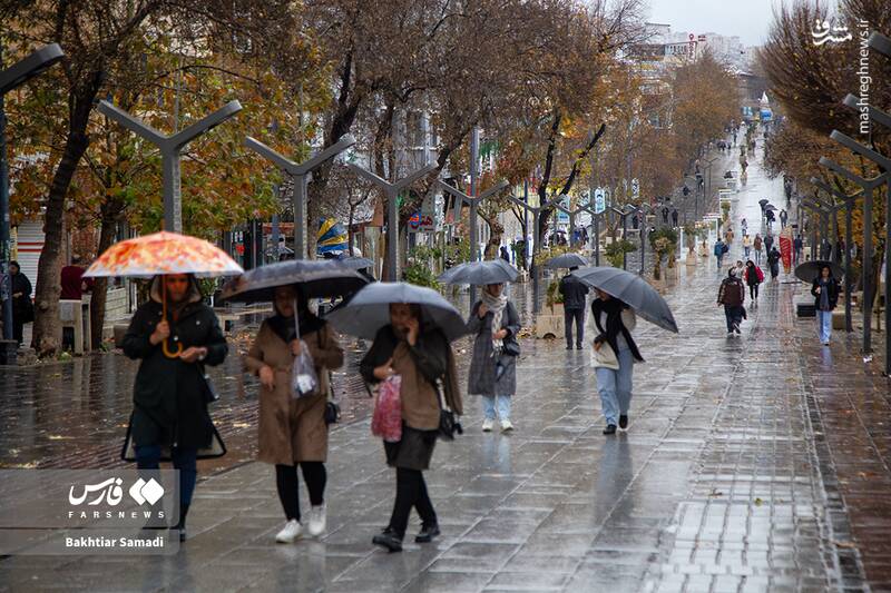 عکس/ چتر باران بر سر مردم در کردستان