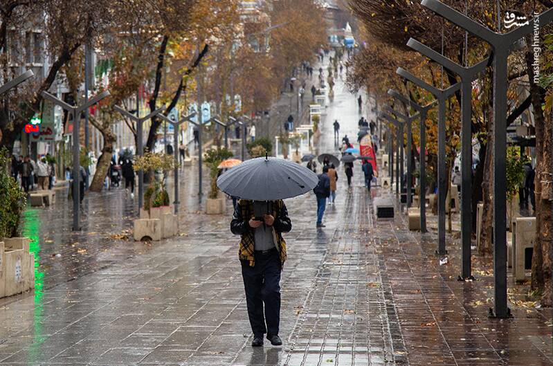 عکس/ چتر باران بر سر مردم در کردستان