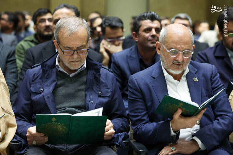 عکس / حضور پزشکیان در مراسم ختم خانواده سقاب اصفهانی 5