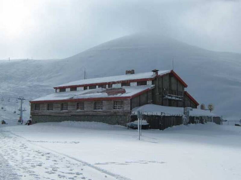 فیلم/ بارش شدید برف در ایستگاه هفت توچال