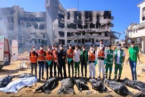 انتقال ۱۵ پیکر شهید دیگر از محوطه بیمارستان الشفاء غزه