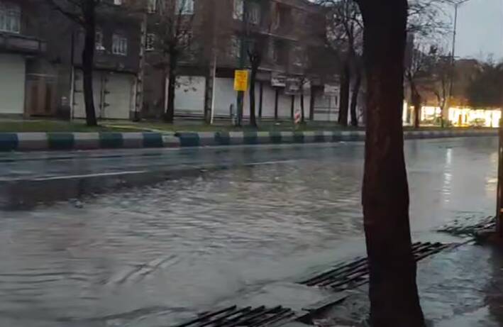 فیلم/ تداوم بارش‌های شدید در پیرانشهر