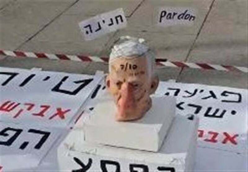 ماکت سر بریده نتانیاهو در خیابانهای تل آویو