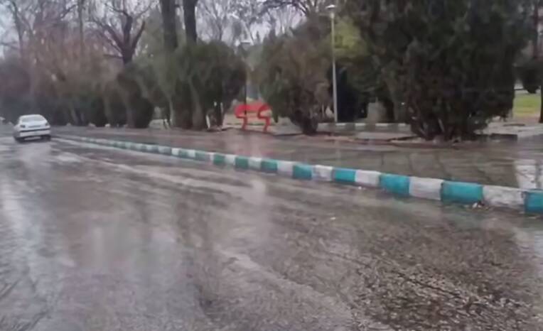 فیلم/ بارش زیبای باران پاییزی در همدان