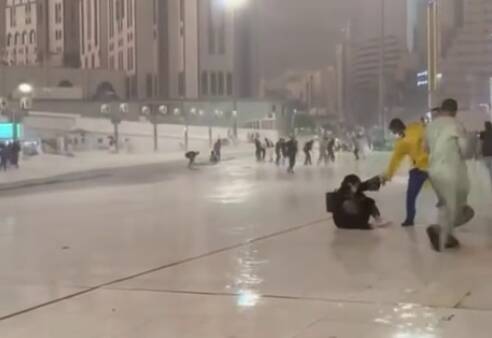 فیلم/ باران‌های شدید و طوفان در مکه