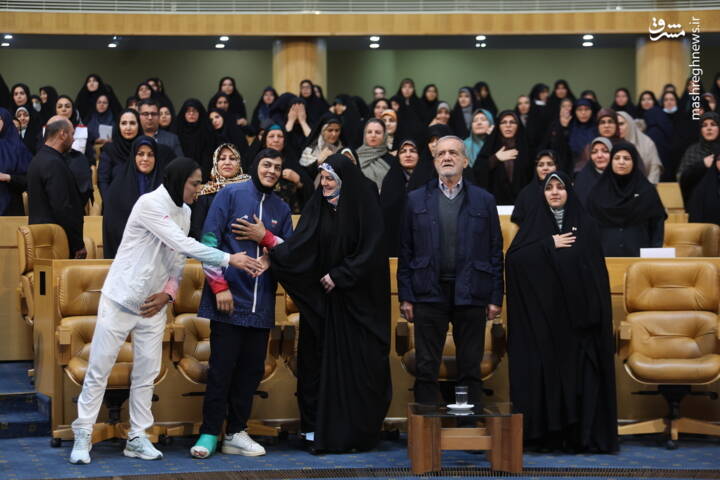 عکس/ گرامیداشت "روز زن" با حضور رئیس جمهور