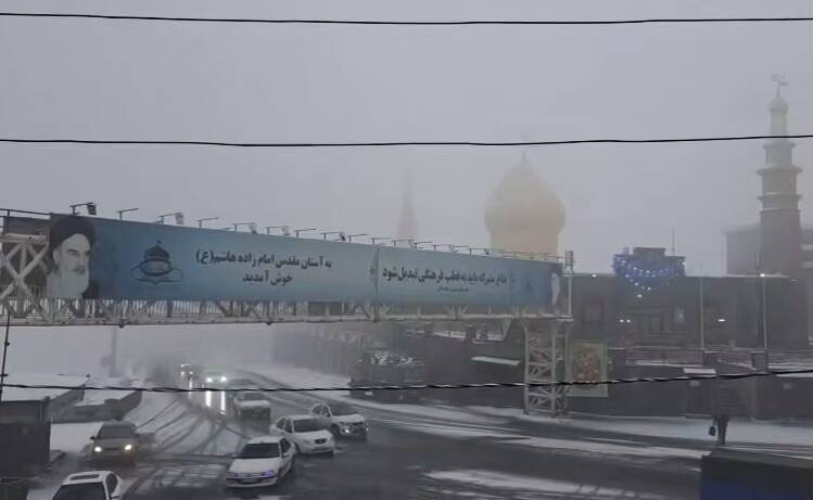 فیلم/ کولاک و بارش برف در محور هراز