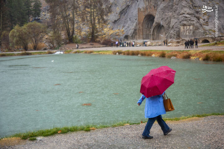 پاييزي،مشرق