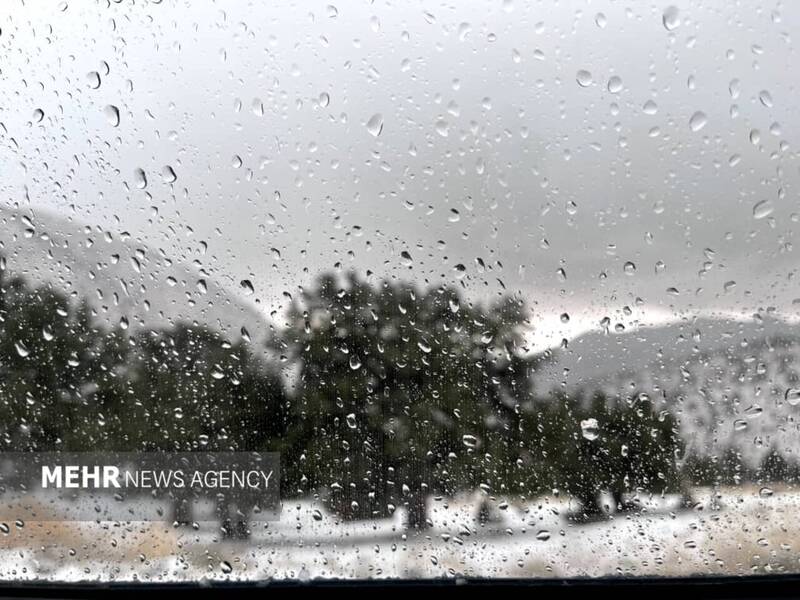 فیلم/ بارش برف پاییزی در برخی از مناطق کوهستانی کاشان