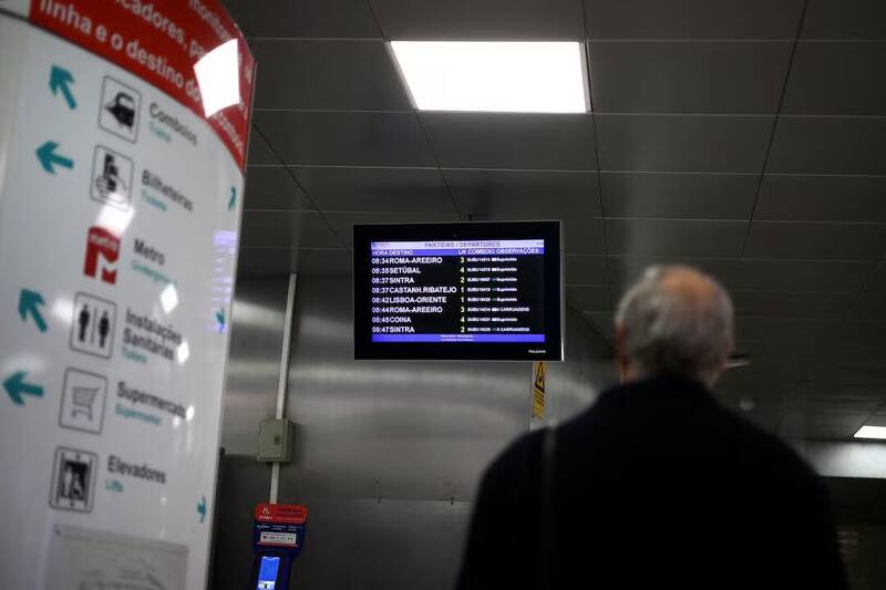 دولت،اعتصاب،اصلاحات،پرتغال،پرواز،كارگران،مخالفت،اتحاديه،حقوق