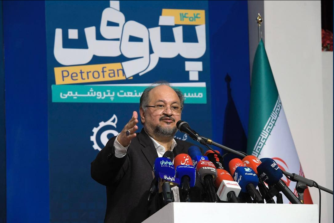 پتروفن، پلتفرم نوآوری صنعت پتروشیمی ایران/ شریعتمداری: تبدیل ایده به محصول لازمه بقای صنعت است/ برترینهای نوآوری در صنعت پتروشیمی در سال ۱۴۰۴ معرفی شدند