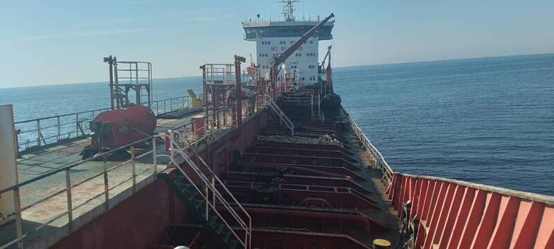 توقیف کشتی نفتکش خارجی به اتهام حمل ۶ میلیون لیتر سوخت قاچاق در دریای عمان+ عکس و فیلم