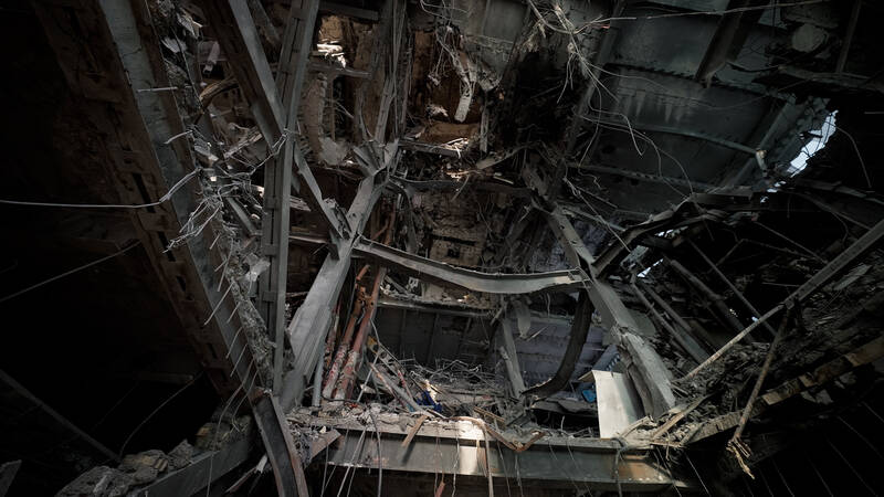 بازخوانی روایتهای دفاع مقدس ۱۲ روزه در جشنواره سینما حقیقت/ مستندی درباره یافتن پیکر شهدای جنگ ۱۲ روزه رونمایی شد