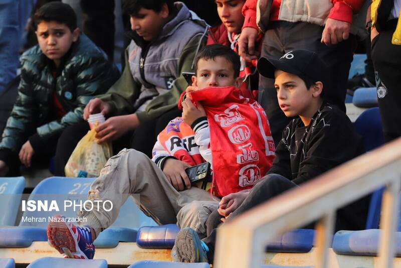 ورزشگاه،تراكتور،يادگار،امام،ديدار،ميزباني