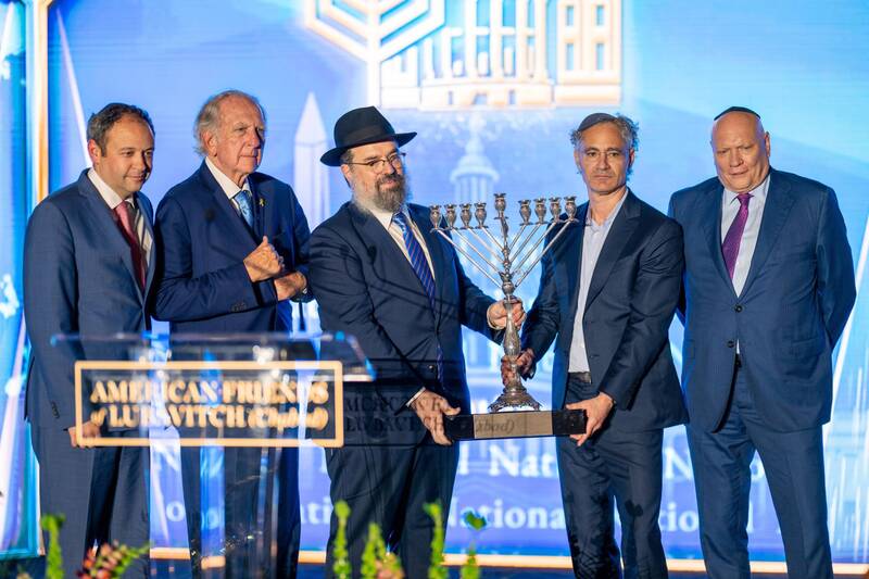 قدردانی فرقه صهیونی مرموز از غول فناوری ارتباطی آمریکا/ صهیونیست‌ها بابت جاسوسی از شهروندان آمریکایی دستخوش می دهند+عکس