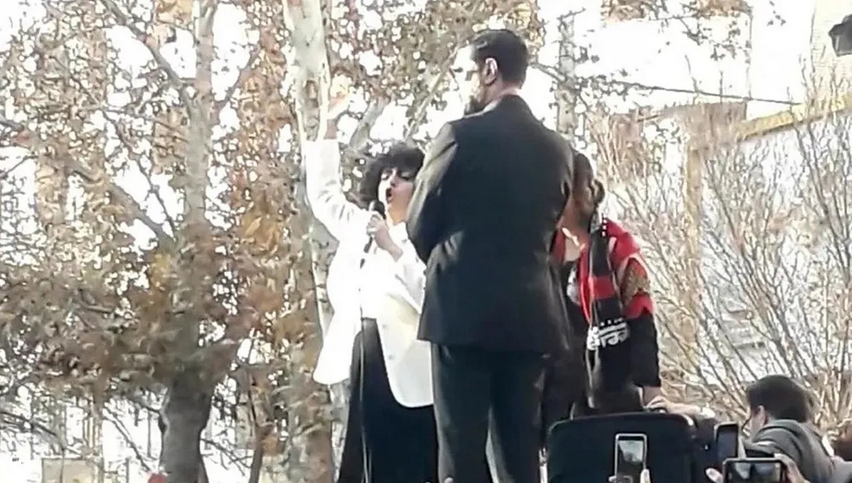 روایت یک سناریوی ناکام در مراسم هفتم خسرو علیکردی/ چرا تجمع مشهد به صحنه درگیری اپوزیسیون تبدیل شد؟ +عکس و فیلم