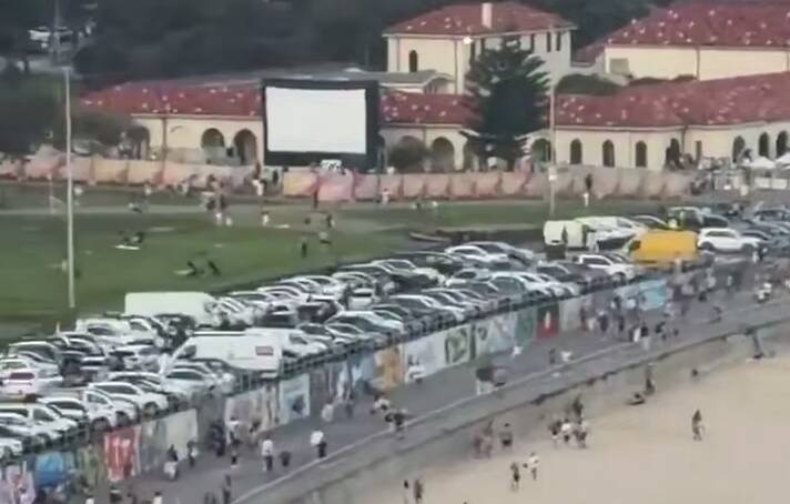 فیلم/ فرار و وحشت صهیونیست‌ها در پی تیراندازی در جشن حانوکا  ...