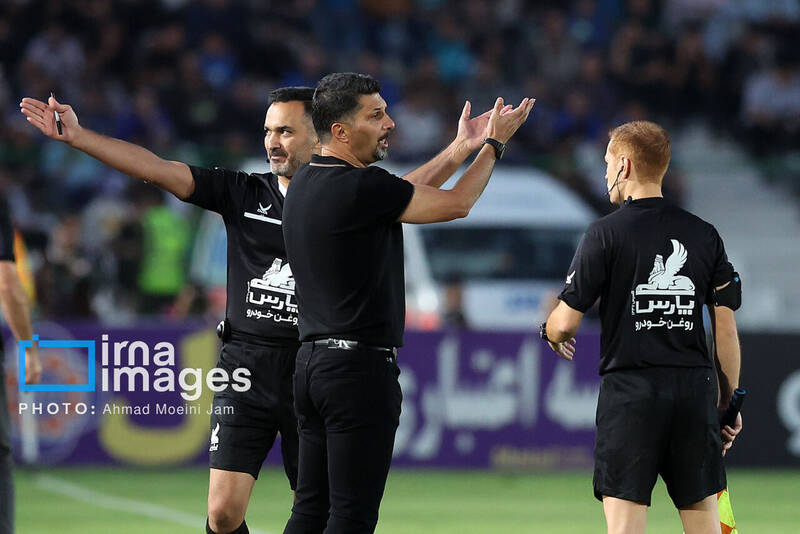 زمين،بازي،برد،حسيني،پرسپوليس،نيم،فصل،گل،كاري،آلومينيوم