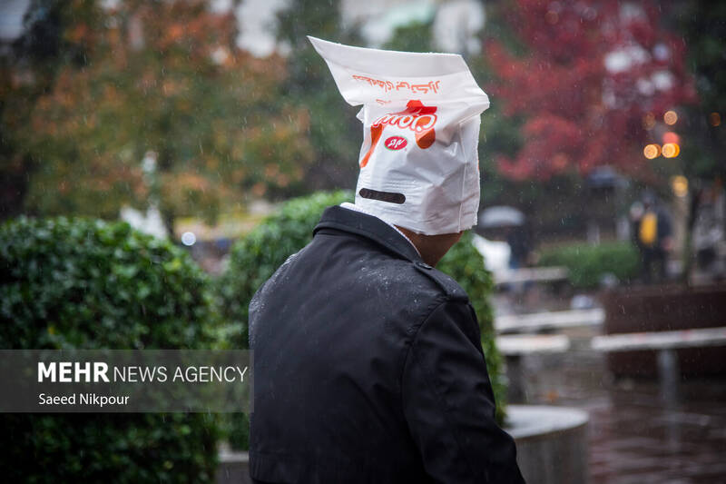 بارش باران پاییزی در رشت