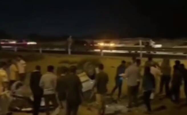 فیلم/ تصادف زنجیره‌ای سه خودرو در اتوبان قشم