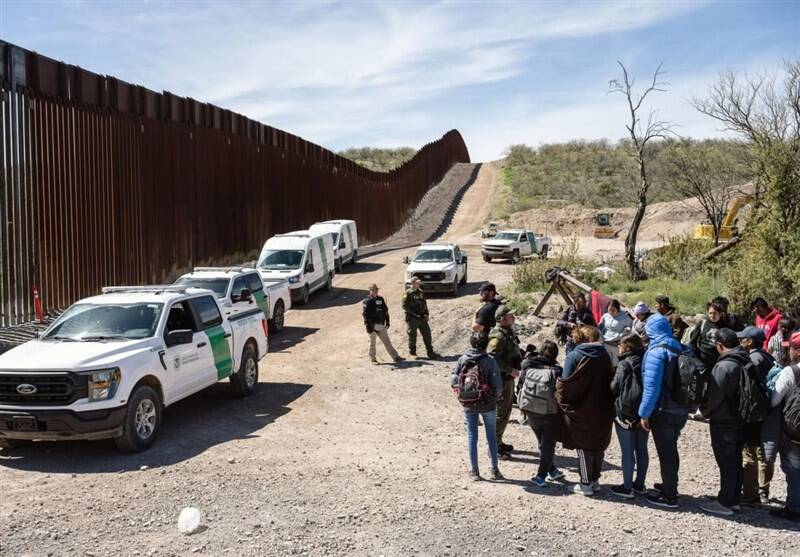 گاردین: پاکسازی قومی آمریکا را نابود خواهد کرد