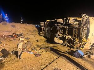 واژگونی اتوبوس مسافری با ۲۲ قربانی و مصدوم در اصفهان +عکس