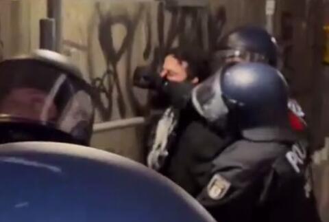 برخورد خشونت‌آمیز پلیس برلین با فرد حامی فلسطین