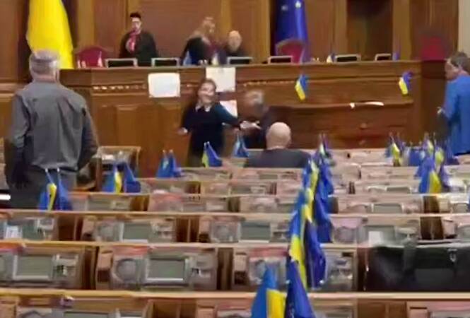 اوكراين،وزير