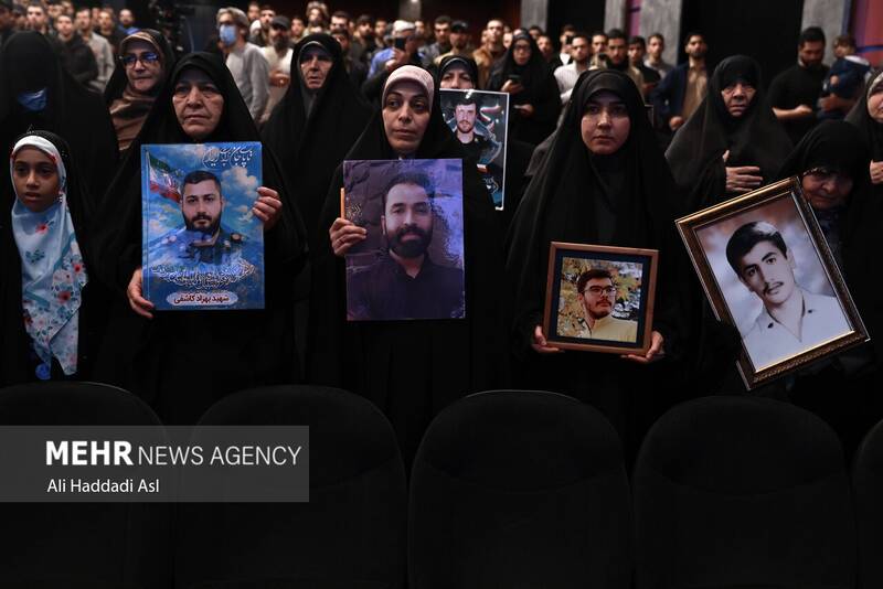 آئین تجلیل از مادر شهیدان حسن و محمد باقری