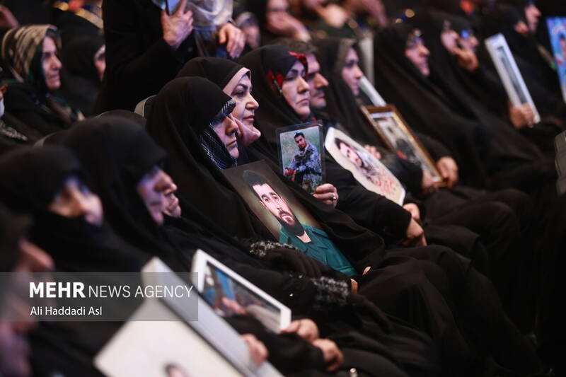 آئین تجلیل از مادر شهیدان حسن و محمد باقری