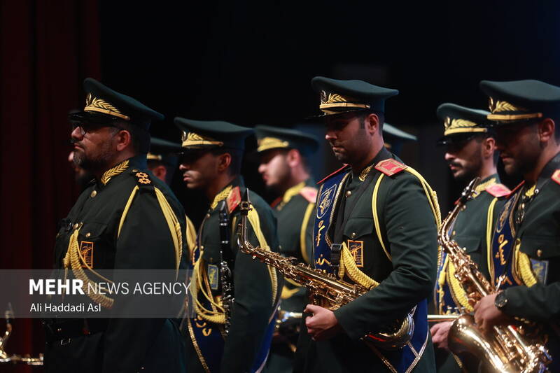 آئین تجلیل از مادر شهیدان حسن و محمد باقری