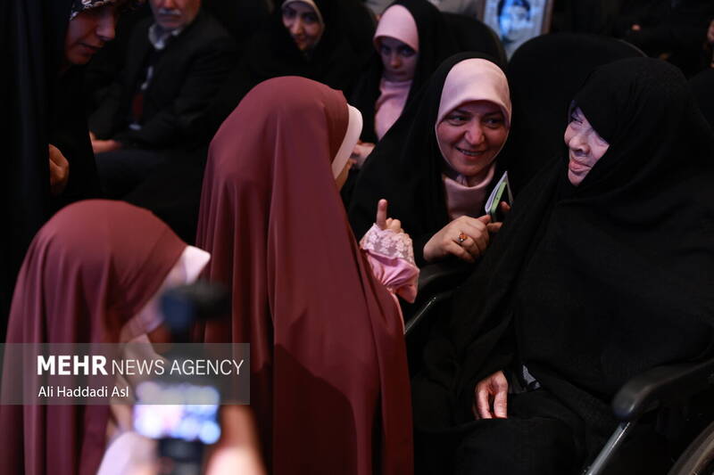 آئین تجلیل از مادر شهیدان حسن و محمد باقری